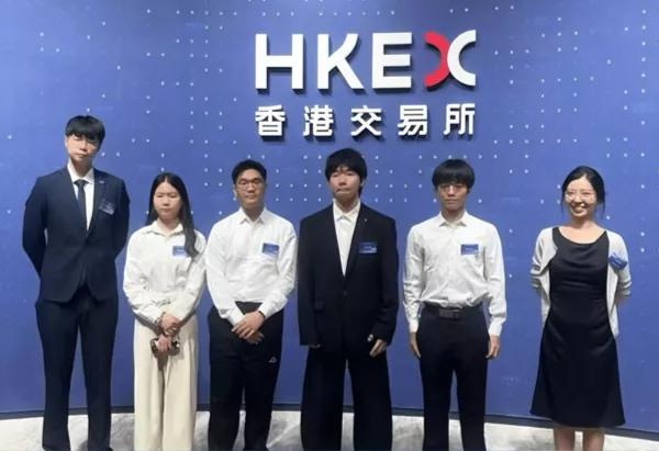 曹操出行上市敲鐘遊學
